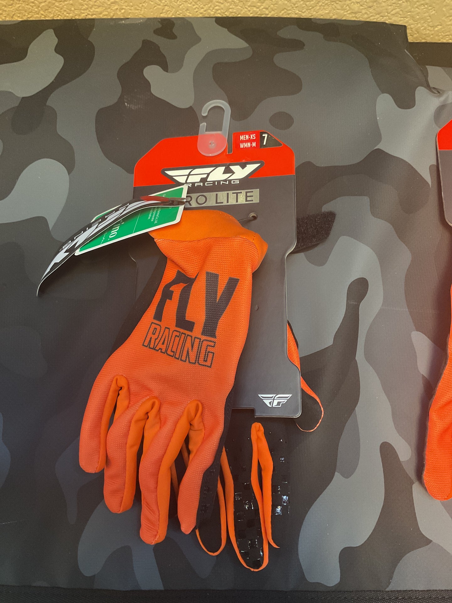 Fly racing pro light